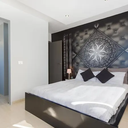 Del Conde By أذيخي