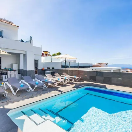 Del Conde By Villa *