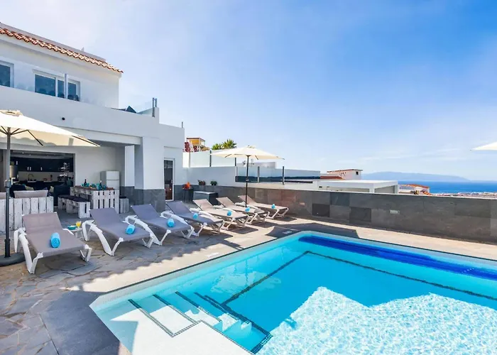 Del Conde By Villa *